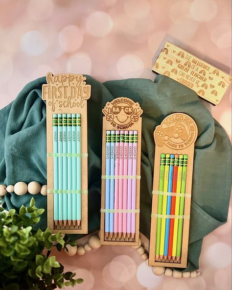 It’s almost that time of year. Back to school time. Why not get the kiddos some personalized pencils while school shopping? https://stephaniescreationsllc.com/products/personalized-engraved-pencils?variant=45587906298170 Pencil Pack, Mdf Design, Engraved Pencils, Happy First Day Of School, Laser Cut Wood Crafts, Controller Design, Teachers Diy, Abstract Art Diy, School Pencils