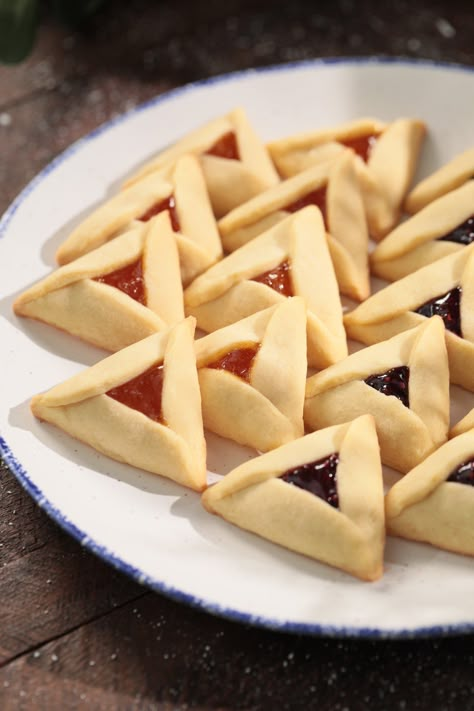 Hamantaschen Cookies Jewish Cookies, Hamantaschen Cookies, Hamantaschen Recipe, Jam Bars, Rosanna Pansino, The Jam, Jewish Recipes, Pie Dough, Sweets Treats