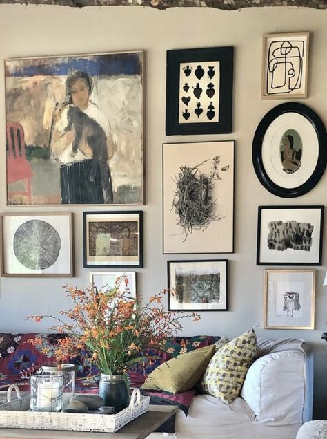 Art Wall Behind Couch, Pictures Behind Couch, Pictures Gallery Wall, Art Behind Couch, Wall Behind Couch, Sofa Pictures, Picture Gallery Wall, Behind Couch, House Gallery