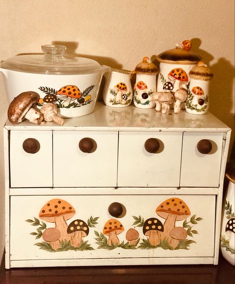 I’ve heard this is a unicorn for some of you? 😍🍄 Retro Apartment, Merry Mushroom, Kitsch Decor, Barn Plans, Bread Box, Vintage Mushroom, Julia Child, Retro Furniture, A Unicorn