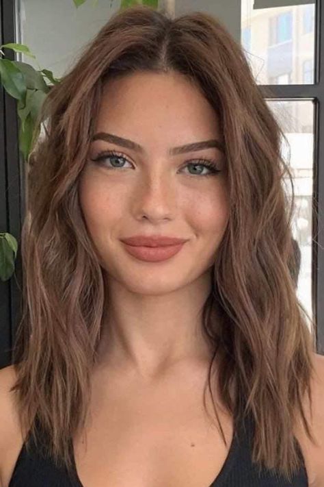 Brunette Balayage Hair Copper, Dirty Brown Hair, Hair Copper Brown, Chestnut Brown Hair With Highlights, Sun Kissed Brown Hair, Lighter Brown Hair Color, Chestnut Brown Hair Color, Brown Hair Pale Skin, Lighter Brown Hair