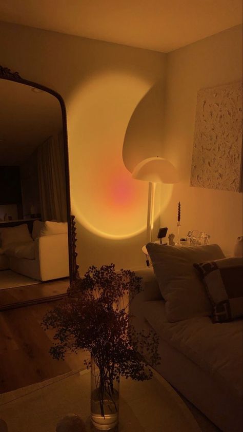 Fall Apartment, Projector In Bedroom, Selfie Party, Fall Room, Sunset Lamp, Photography Selfie, Cosy Room, Future Apartment Decor, Apartment Aesthetic