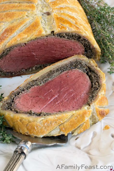 Beef Wellington - A Family Feast® Bone In Pork Roast, Perfect Beef Tenderloin, Italian Fish Stew, Pork Roast With Apples, Whole Beef Tenderloin, Pastry Dough Recipe, Puffed Pastry, Steak Dinners, Beef Tenderloin Recipes