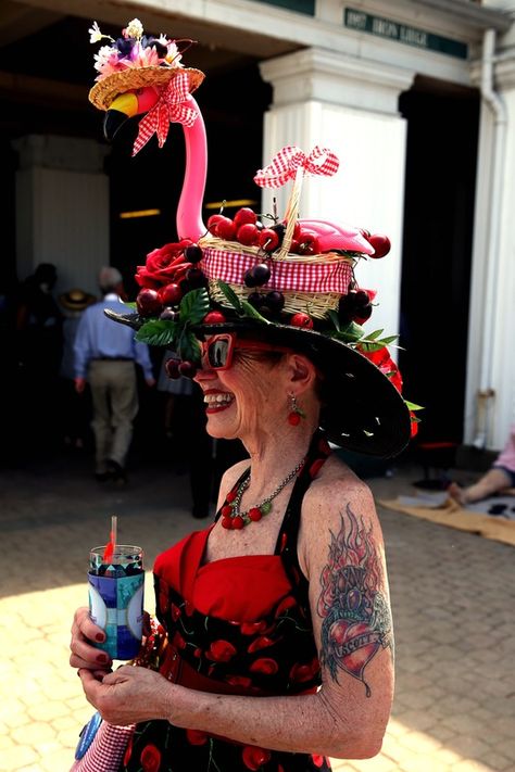 This Flamingo Kentucky Derby Hat Looks Like These 5 Things, From A Lawn Ornament To A Gingham Dress Crazy Kentucky Derby Hats, Kentucky Derby Hats Diy Ideas, Diy Kentucky Derby Hat, Kentucky Derby Party Hats, Kentucky Derby Hats Diy, Derby Hats Diy Ideas, Derby Hats Diy, Derby Attire, Derby Ideas