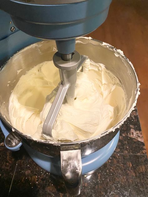 Silky Smooth Vanilla Buttercream! Vanilla Icing For Cake, Piping Frosting Recipe, Smooth Buttercream Recipe, Smooth Buttercream Frosting, American Buttercream Frosting Recipe, Buttercream Frosting Recipe Easy, Silky Buttercream, Cream Cheese Homemade, Smooth Buttercream