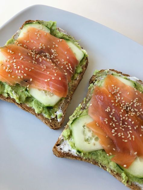 Healthy meal | meal ideas | avocado toast | guacamole | cucumber | health and fitness | ideas for breakfast | aesthetic lifestyle | 2022 Guacamole Toast, Ideas For Breakfast, Breakfast Aesthetic, Salmon Avocado, Fitness Ideas, Healthy Food Dishes, Summer Eating, Aesthetic Lifestyle, Healthy Lifestyle Food