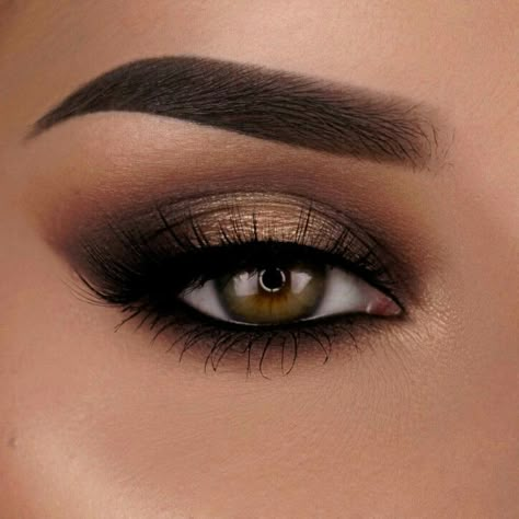 Cutcrease smokey eye Machiaj Smokey Eyes, Flawless Makeup Tutorial, Hazel Eye Makeup, Pretty Eye Makeup, Alat Makeup, Smink Inspiration, Dramatic Makeup, Beautiful Eye Makeup, Makijaż Smokey Eye