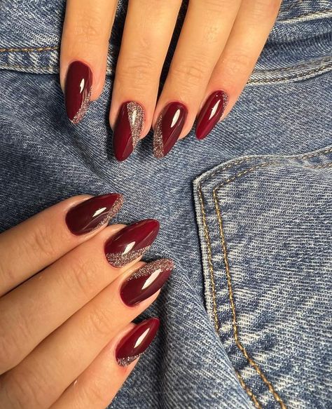 Marun Color Nails, Mehroon Nails Art, Mehroon Nail Extensions, Wine Colour Nail Art, Red Nail Art Designs Wedding Classy, Red Bridal Nails Wedding, Nail Art Simple Elegant Classy Maroon, Nail Art Wedding Elegant Red, Kutek Maroon