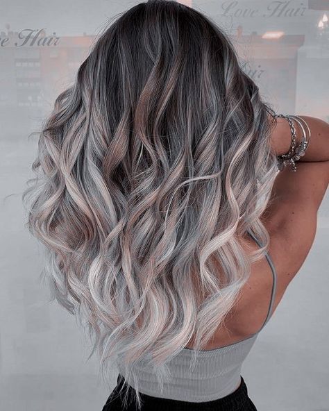 Ash Blonde Balayage 2023, Hair Color Inspiration Blonde Balayage, Silver Toned Blonde Hair, Light Blonde Hair With Dark Roots, Icy Blonde Hair Balayage, Dark Roots Ash Blonde Hair Balayage, Balayage Hair Blonde Dark Roots, Dark Roots Blonde Hair Balayage, Icy Hair