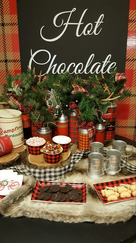 Hot Chocolate Bar Wedding, Winter Bridal Shower Themes, Chocolate Bar Wedding, Christmas Hot Chocolate Bar, Bridal Shower Themes, Lumberjack Birthday Party, Cocoa Party, Diy Hot Cocoa, Plaid Party