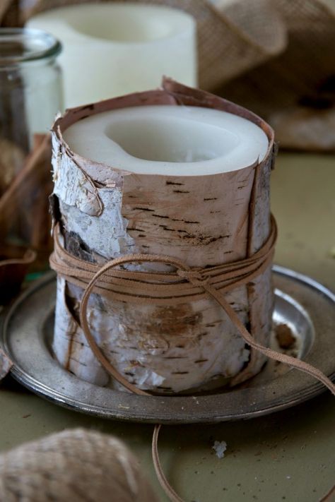 Birch Bark Crafts Diy, Art Centerpieces, Birch Bark Decor, Vase Centerpieces Diy, Birch Bark Candles, Christmas Soap Gift, Crafts For Fall, Diy Tablescapes, Birch Vase