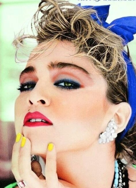 Madonna 80s Makeup, Early Madonna, 1980 Makeup, 80s Eye Makeup, Make Up Yeux, 80s Hair And Makeup, 80s Makeup Looks, 80’s Makeup, 1980s Makeup