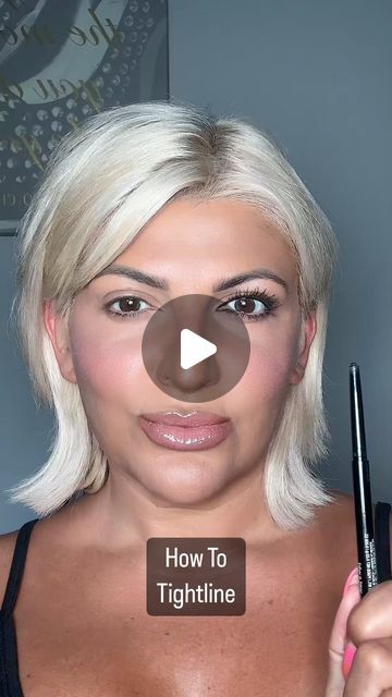 Cristina Pignataro on Instagram: "I have a pro makeup artist tip for you that will help define your eyes and make your lashes look thicker! This is especially great for my hooded eye beauties. It’s called tight lining. Let me show you how to do it!
@wetnwildbeauty breakupproof liner in black 
#tightline #eyemakeup #eyemakeuptips #makeuptips #makeuptipsandtricks #beautytricks #eyeliner #eyelinertutorial #eyemakeuptutorial #hoodedeyes #wetnwildbeauty #promakeupartist #promakeup" How To Apply Eyeliner To Waterline, How To Tight Line Eyeliner, How To Tightline Eyes, Tight Lining Eyes, Under Eyeliner Makeup, Tight Line Eyeliner, Waterline Eyeliner Looks, Tightlining Eyeliner, Tightline Eyes