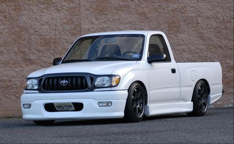 Sweet Tacoma Lowered Toyota Tacoma, Stanced Trucks, Toyota Pickup For Sale, Tacoma 2002, Toyota Trucks 4x4, 2002 Toyota Tacoma, 1997 Toyota Tacoma, Toyota Altezza, Drift Truck