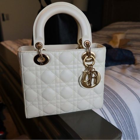 My Lady Dior ABC white Abc Dior Bag, Dior Handbags Aesthetic, Dream Bags, Dior Handbags, Lady Dior, White Bag, Dior Bag, Abc, Dust Bag