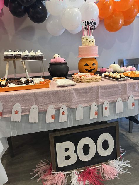 Boo! I am two! Halloween party Birthday Party Ideas | Photo 25 of 29 | Catch My Party Second Halloween Birthday Party, Simple Halloween Birthday Party, Halloween 6th Birthday Party, Boo Bash Ideas, Boo Im Two Birthday Party Food, Kid Halloween Birthday Party, Boo Is Two Party, Trick Or Three Birthday Party, Boo I’m Two Birthday Party