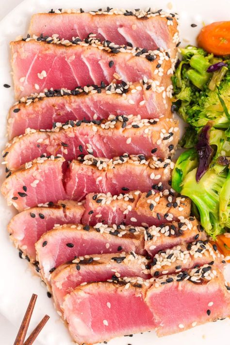 Ahi Tuna Marinade, Cooking Ahi Tuna, Grilled Ahi Tuna, Grilled Tuna Steaks Recipes, Honey Marinade, Ahi Tuna Steaks, Ahi Tuna Steak Recipe, Tuna Poke Bowl Recipe, Seared Tuna Steaks