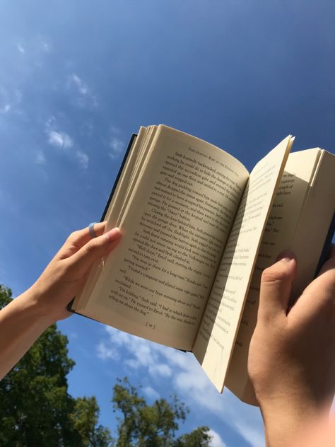 reading under the sun while tanning. Book with blue sky background. Under The Sun Aesthetic, Aesthetic Picnic Date, The Sun Aesthetic, Aesthetic Picnic, Sun Aesthetic, Picnic Date, Reading Book, The Mission, Tanning