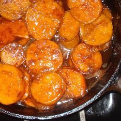 Southern Candied Sweet Potatoes Southern Candied Sweet Potatoes, Thanksgiving Diner, Candied Sweet Potato Recipes, Candied Sweet Potatoes, Think Food, Ground Nutmeg, Southern Cooking, Potato Dishes, Sweet Potato Recipes