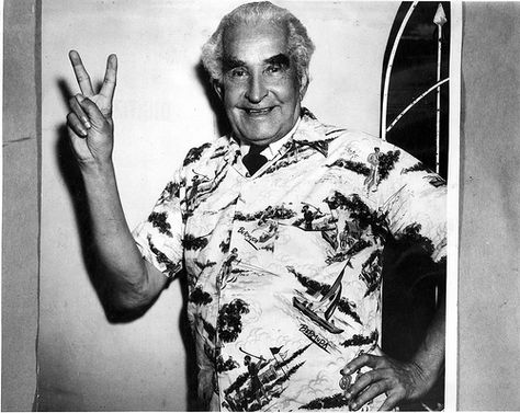 Sir Alexander Bustamante showing his party sign [date unknown] Alexander Bustamante, Jamaica Emancipation Day, Jamaica Facts, Old Jamaica, Jamaica History, The Manchurian Candidate 1962, Jamaican Culture, National Heroes, Sign Dates