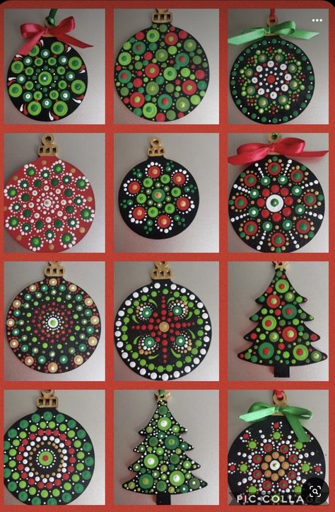 Christmas Dot Painting Ideas, Dot Art Ornaments, Dot Painted Christmas Ornaments, Dot Painting Ornaments, Dot Painting Christmas Ornaments, Dot Art Painting Canvases, Dot Christmas Ornaments, Dot Painting Christmas, Christmas Dot Painting