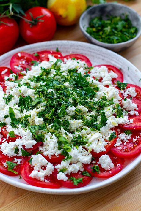 Tomato Ricotta Salad With Gremolata (Gluten-free, Low-Carb, Keto, Vegetarian) #ricotta #tomatoes #salad #Italian #vegetarian #glutenfree #lowcarb Ricotta Salad, Roasted Tomato Salad, Wild Diet, Meal Vegetarian, Tomatoes Salad, Salad Italian, Healthy Italian Recipes, Cilantro Parsley, Tofu Ricotta