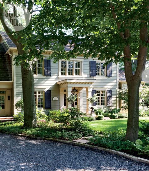 Authentic Georgian style home-Clapboard siding, restrained but elegant trim, a gracious front door and entry and transom and mullioned window Mullioned Windows, Clapper Board, Georgian Style Homes, Greyish Green, Clapboard Siding, Home Organization Ideas, Georgian House, Budget Decor, Fantasy Homes