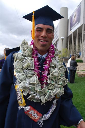 How awesome is this idea for a college graduate? A money lei. My daughter graduates in May. I think I will do this! Money Lei Diy, Graduation Money Lei, Candy Lei, Graduation Money, Graduation Leis, Money Lei, Diy Money, Graduation Diy, Cap And Gown