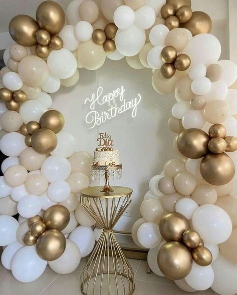 18th Birthday Decorations, Sweet 17, Happy Birthday Decor, Simple Birthday Decorations, 21st Birthday Decorations, 13th Birthday Parties, Birthday Party Theme Decorations, Gold Birthday Party, Golden Birthday