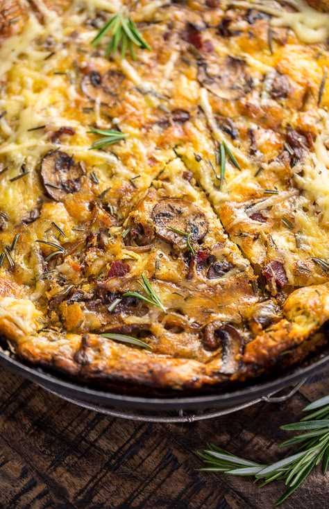 Brunch Bacon, Frittata Breakfast, Fritata Recipe, Nature Recipes, Bacon Frittata, Healthy Frittata, Mushroom Bacon, Homemade Brunch, Baker By Nature