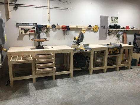 Wood Shop Layout Ideas, Narrow Workshop, Joinery Woodworking, Woodworking Workshop Layout, Garage Workshop Layout, Garage Workbench Plans, Garage Storage Inspiration, Garage Design Interior, Garage Organisation