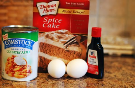 Duncan Hines Spice Cake Mix Recipes, Spice Cake Mix Recipes, Apple Spice Cake Recipe, Caramel Apple Spice, Baking List, Apple Spice Cake, Apple Bundt Cake, Eat At Home, Cake With Caramel