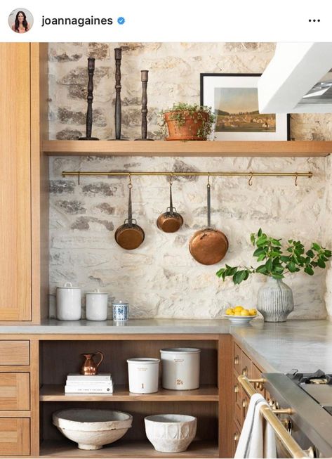 Joanna Gaines Kitchen, Backsplash Stone, Magnolia Network, Magnolia Kitchen, Magnolia Table, Italian Interior Design, Italian Interior, Stone Backsplash, Stone Kitchen