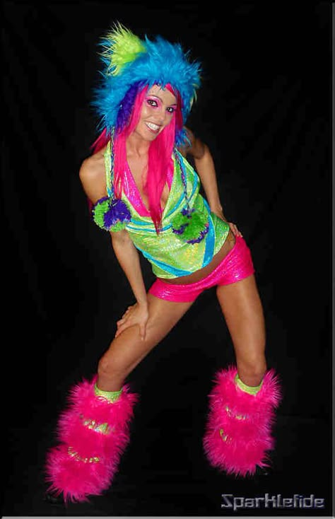 UV rave warrior Alien Rave Outfit, Spirit Hood, Rave Outfit Ideas, Rave Scene, Rave Dance, Rave Fits, Rave Costumes, Rave Gear, Gogo Dancer