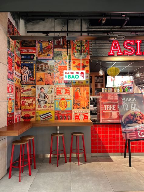 To Go Restaurant Design, Vintage Japanese Restaurant, Korean Fast Food Restaurant Design, Chinese Resto Interior Design, Dimsum Restaurant Design, Homey Restaurant Interior Design, Quirky Restaurant Interiors, Fast Casual Restaurant Design Interiors, Noodle Restaurant Design