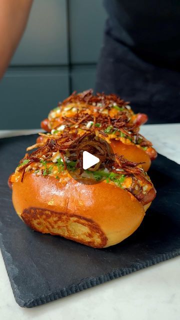 Sam Way on Instagram: "Chili Cheese Dogs 🌭 Recipe in caption below 👇🏼   I had some leftover hotdogs from my Korean corn dog video  so HAD to make a chili and some fresh hotdog buns to build the ultimate chili dog. Topped with cheese, jalapenos, sour cream and crispy onions 🔥  This chili is  PERFECT one for hotdogs, but can also be used really well as a main, served with rice. See notes below for bulking it out with kidney beans for a more substantial meal.  Serves 4-6 as a main, but many more as a hotdog topping  - Olive oil - 1 green bell pepper - 2 vine tomatoes - 1 jalapeno - 500g beef mince - 1 onion, finely diced - 2 tbsp ground cumin - 1.5 tbsp ground coriander - 1.5 tbsp smoked paprika - 1 tbsp chilli powder (adjust depending on how spicy you want it - this recipe is spicy) - 0. Leftover Hotdogs, Chili Cheese Dog Recipe, Chilli Cheese Dogs, Sam Way, Korean Corn Dog, Chicken Hot Dog, Chilli Dogs, Vine Tomatoes, Korean Corn