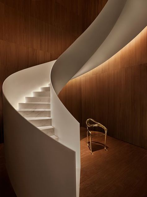 The Barcelona EDITION - Picture gallery سلالم حلزونية, Staircase Architecture, Round Stairs, Escalier Design, Stairs Design Modern, Stairway Design, Stair Handrail, Staircase Railings, Stair Lighting