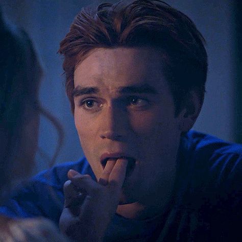 Archie Andrews Aesthetic, Kj Appa, Archie Andrews Riverdale, Red Hair Men, Archie And Betty, Riverdale Aesthetic, Kj Apa, Riverdale Funny, Archie Andrews