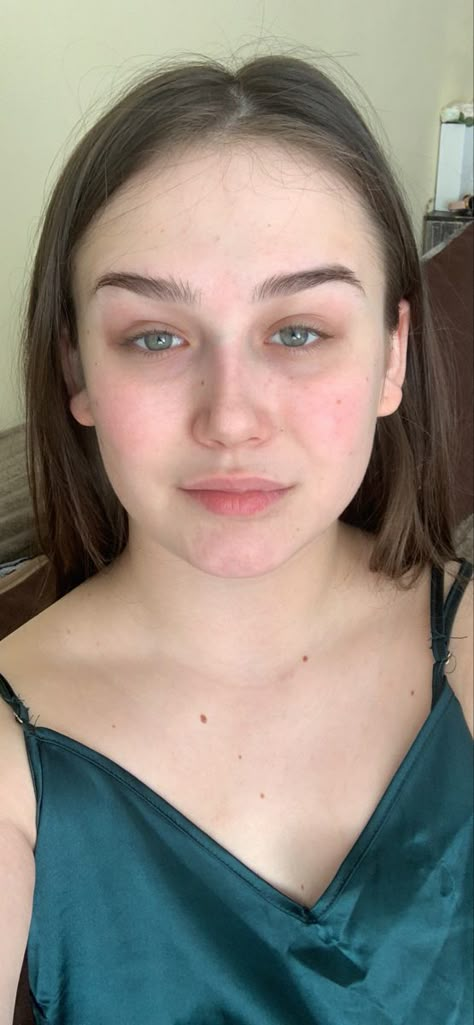 Us Girl, British Girls, Celebs Without Makeup, Big Nose Beauty, Dark Eye Circles, English Girls, Beauty Hair Color, Josephine Langford, Abdul Kalam