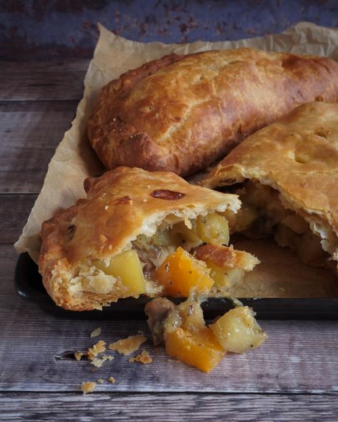 Vegetarian Pasties, Vegetable Pasties, Rough Puff, Cornish Pasty, Pasties Recipes, Rough Puff Pastry, Cornish Pasties, Vegan Pie, British Food