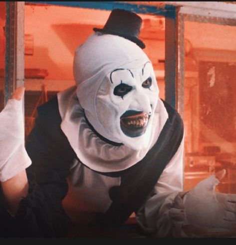 hii Terrifier 2, 80s Actors, Art The Clown, Violet Aesthetic, Scary Movie Characters, Horror Villains, Film Icon, Scary Wallpaper, Horror Movie Icons