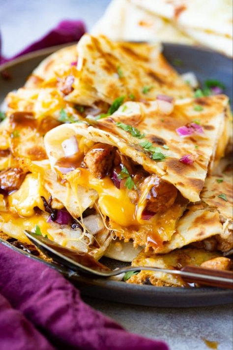 Chicken Mexican Recipes, Easy Sauce For Chicken, Gluten Free Teriyaki Sauce, Uncooked Tortillas, Cheesy Quesadilla, Quesadilla Recipes Easy, Chicken Mexican, Pollo Teriyaki, Easy Teriyaki Chicken