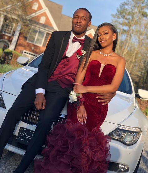 THEY DID THAT ‼️ @Geeshcat  For More @Dadollhouse Prom Night Dress, Prom Pictures Couples, Prom Goals, Dresses Floor Length, Burgundy Prom, Prom Inspiration, Prom Couples, Evening Wear Dresses, Ruffle Prom Dress