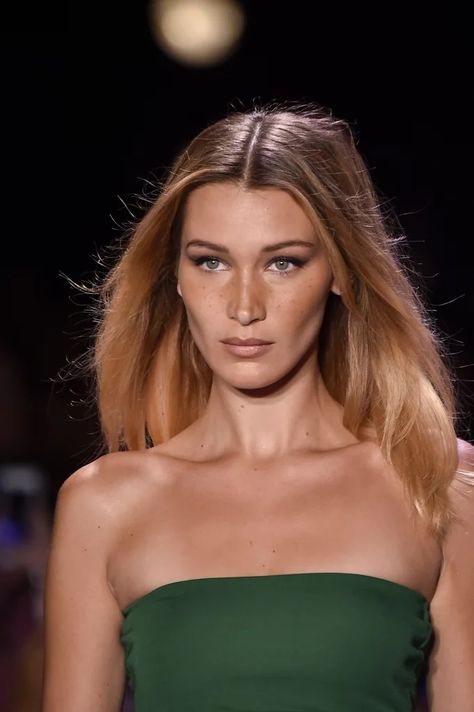 Bella Hadid's Longer Blond Hair at the Brandon Maxwell Show During New York Fashion Week Bella Hadid Hair, Actress Hairstyles, Long Blond, Hair Cute, Long Blonde Hair, Short Hair With Layers, Grunge Hair, Margot Robbie, Natural Hair Color