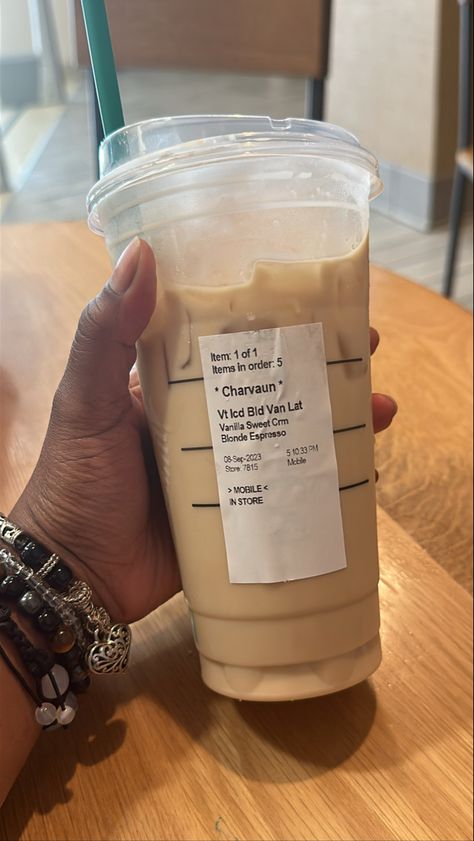 Ice Coffee From Starbucks, Vanilla Latte Starbucks, Starbucks Vanilla Iced Coffee, Starbucks Cinnamon Dolce Latte, Starbucks Vanilla Latte, Coffee From Starbucks, Vanilla Iced Coffee Recipe, Sweet Cream Cold Foam, Vanilla Drinks