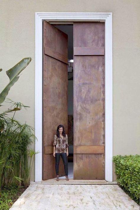 Main Entrance Door, Big Doors, Entrance Door Design, Front Door Entrance, Main Door Design, Pivot Doors, Front Door Design, Door Gate, Unique Doors