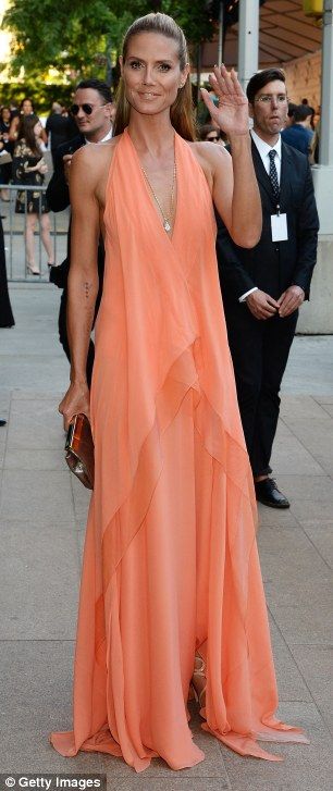 heidi klum Peach Gown, Cfda Awards, Coral Dress, Heidi Klum, Red Carpet Looks, Donna Karan, Party Looks, Orange Dress, Sheer Dress