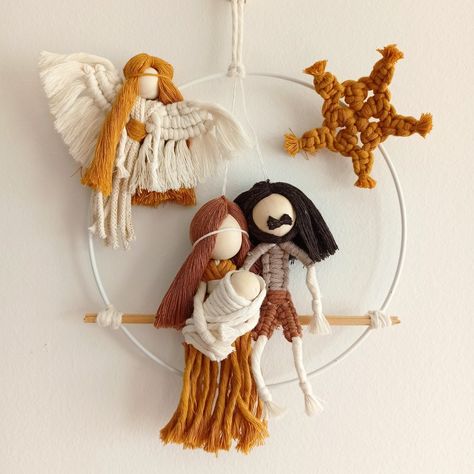 Macrame Nativity Scene, Macrame Nativity, Macrame Boy Doll Tutorial, Doll Macrame, Macrame Couple Doll, Macrame Angels, Macrame Doll In Frame, Macrame Dolls, Crochet Tote Pattern