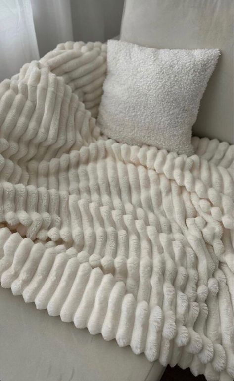 White Throw Blanket, White Throw, Blanket For Couch, Redecorate Bedroom, Room Makeover Bedroom, Room Makeover Inspiration, Cozy Room, Room Inspiration Bedroom, Dream Rooms