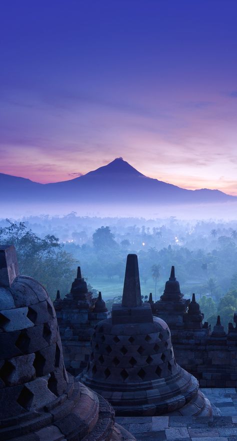 Mount Everest Wallpaper, Everest Wallpaper, Red And White Background, Borobudur Temple, Background Search, Alam Yang Indah, Beautiful Mountains, Background Pictures, Fantasy Landscape